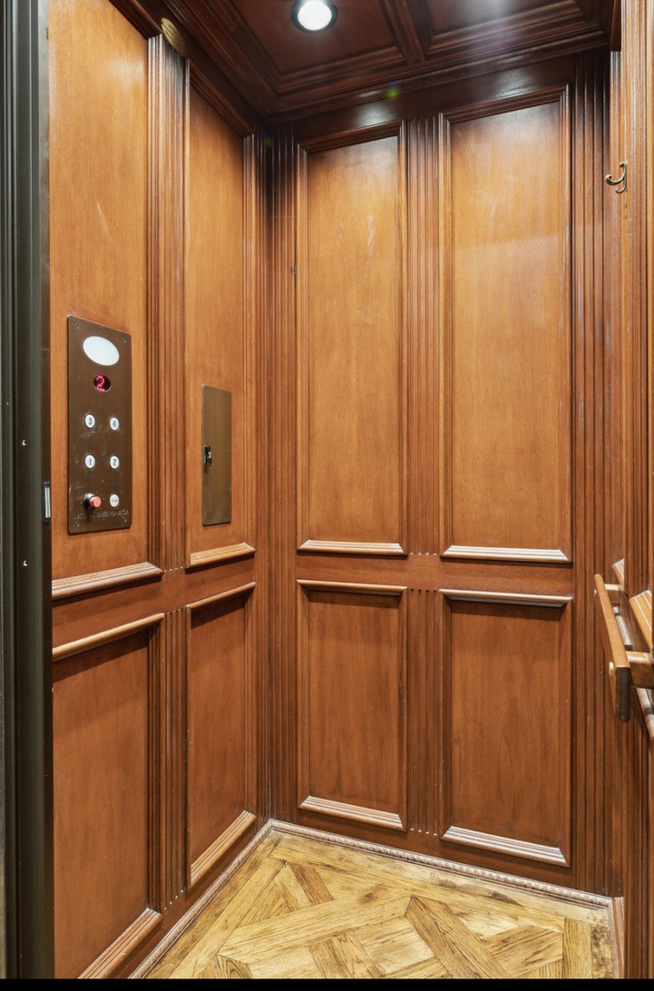 102 West End Close 102