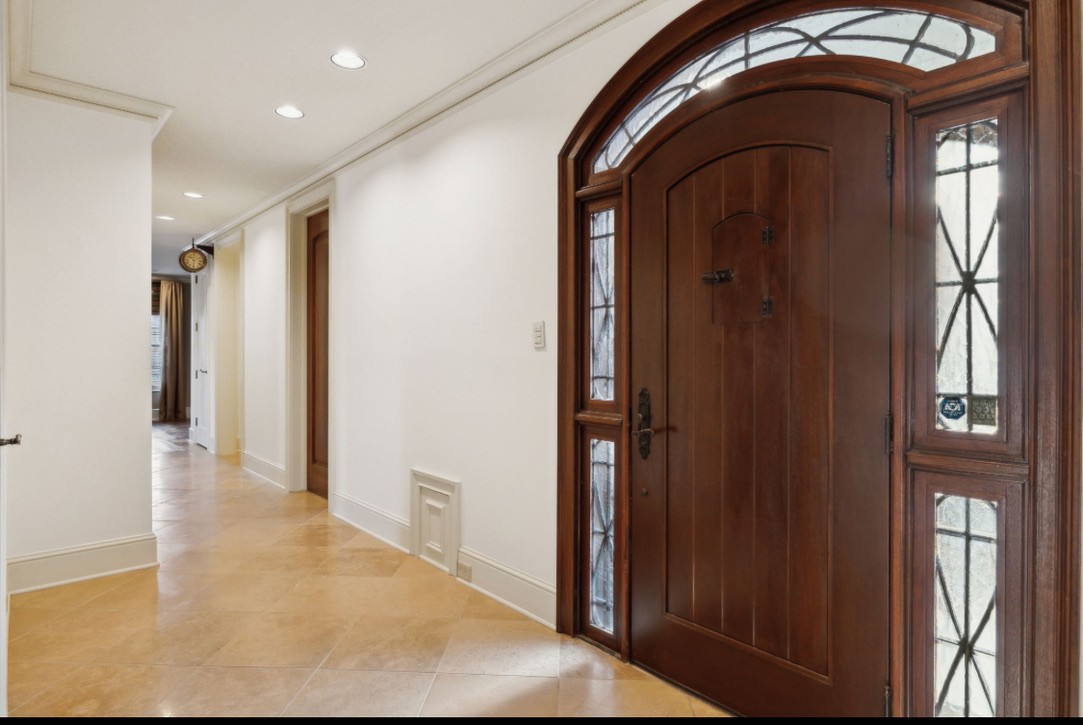 102 West End Close 102