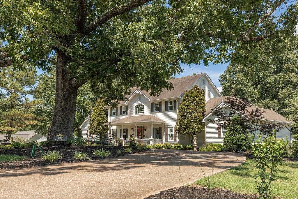 200 Nalonna Dr
