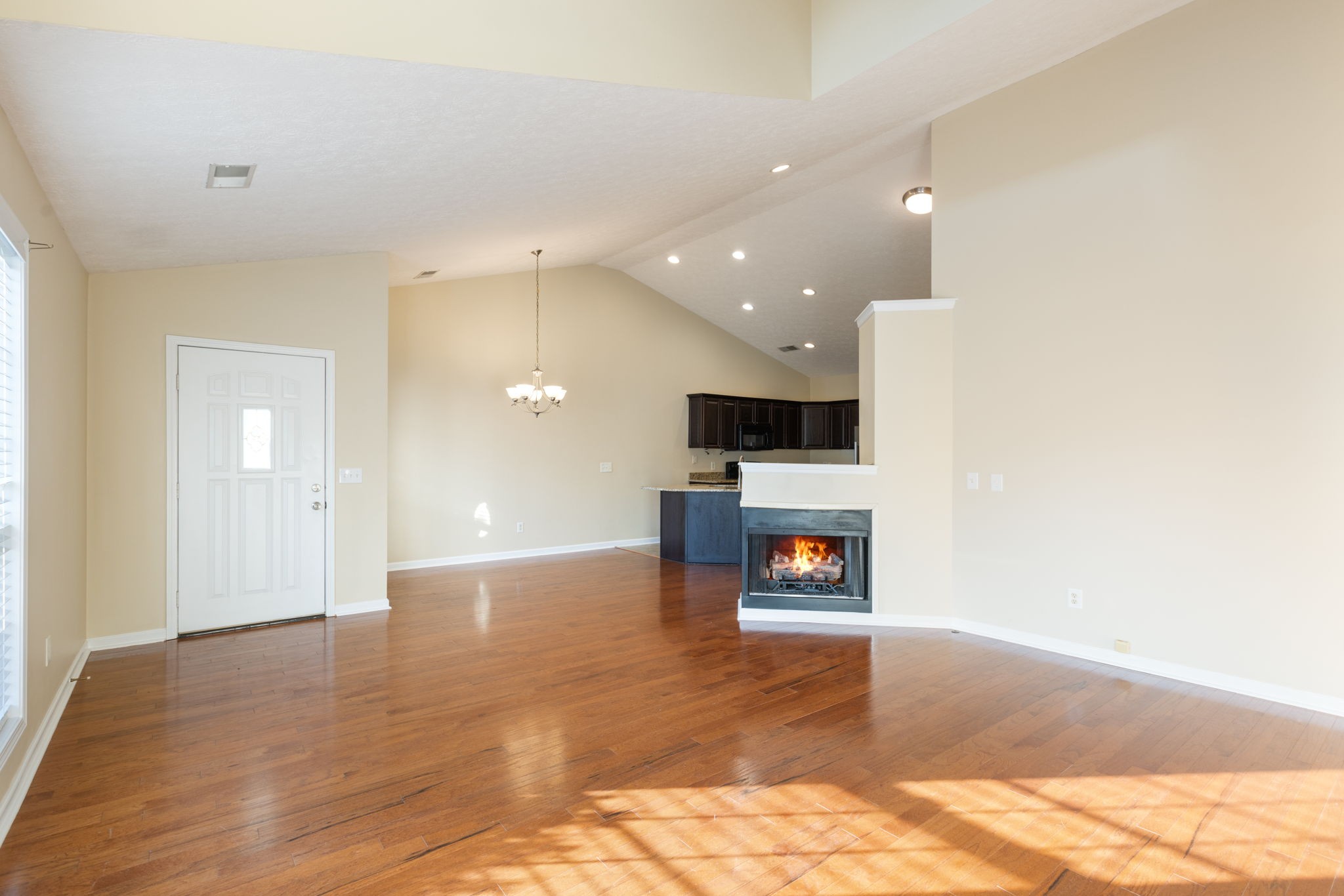 800 Browns Ln F2