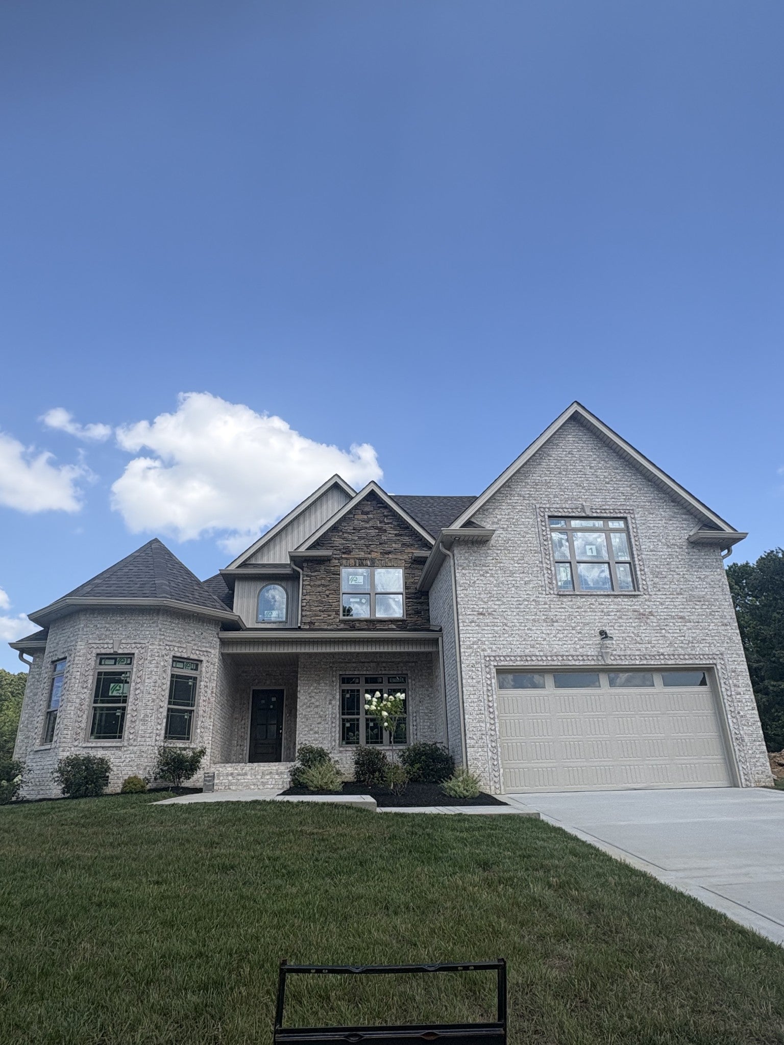 1501 Riggins Dr
