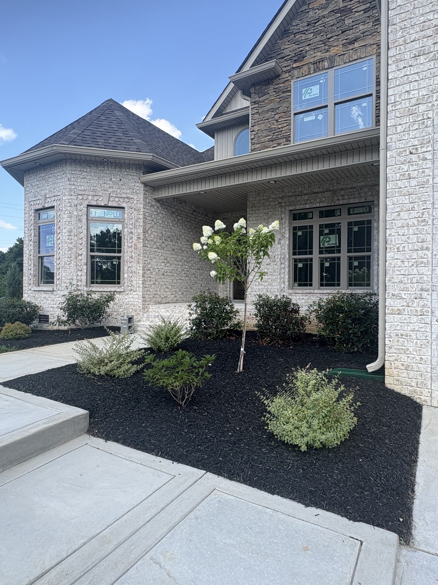 1501 Riggins Dr