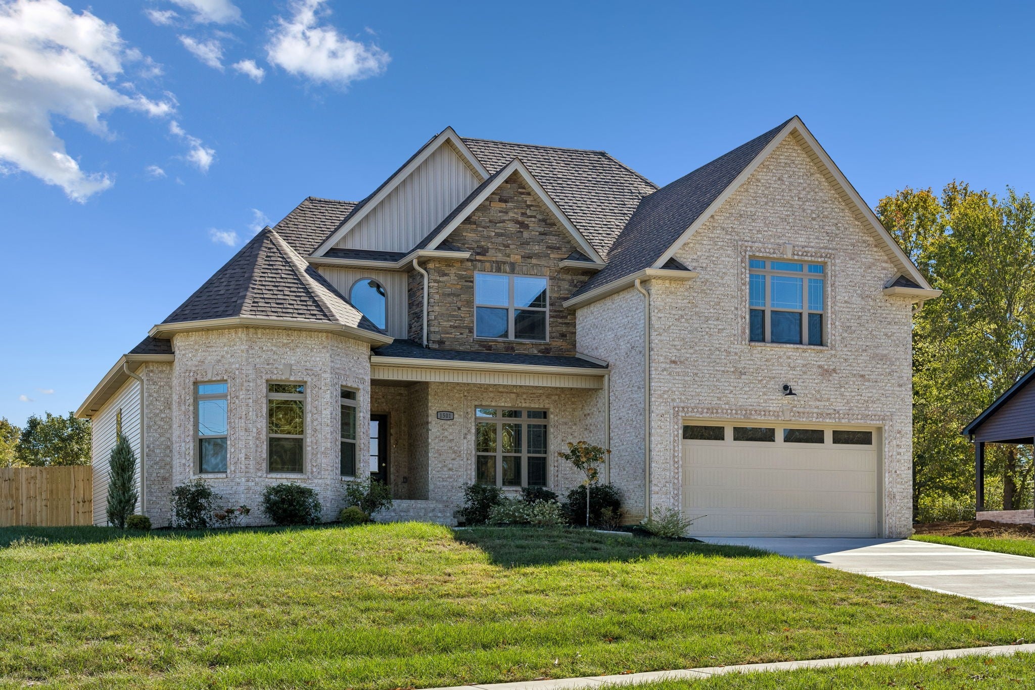 1501 Riggins Dr