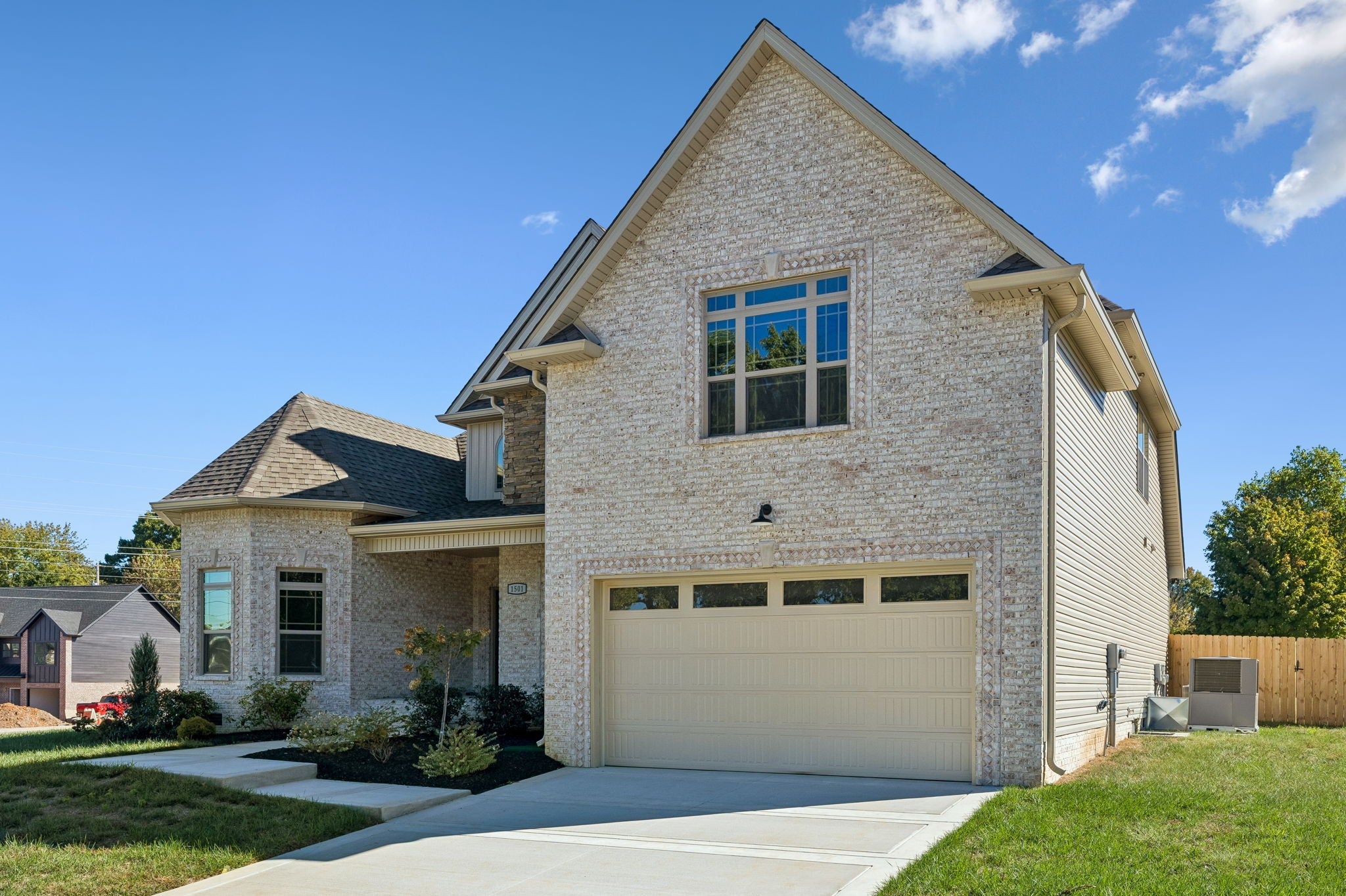 1501 Riggins Dr