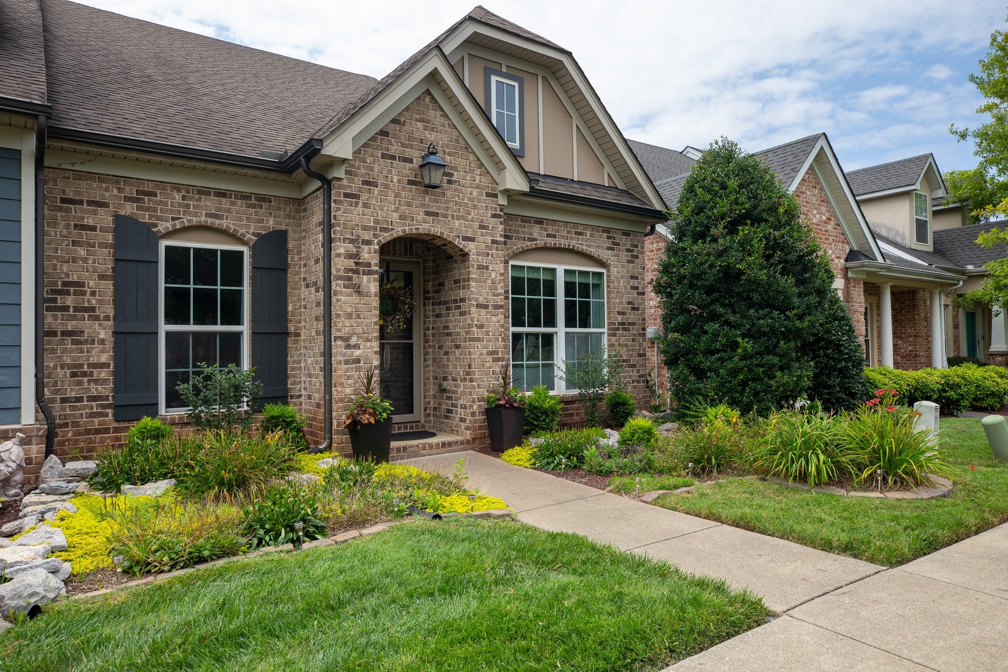 2214 Cason Ln