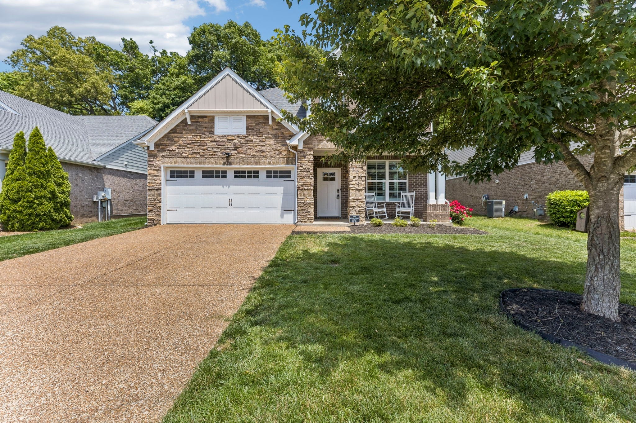 744 Bench Ln