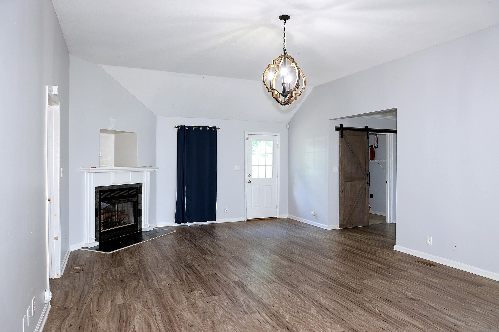 1576 Barrywood Cir W