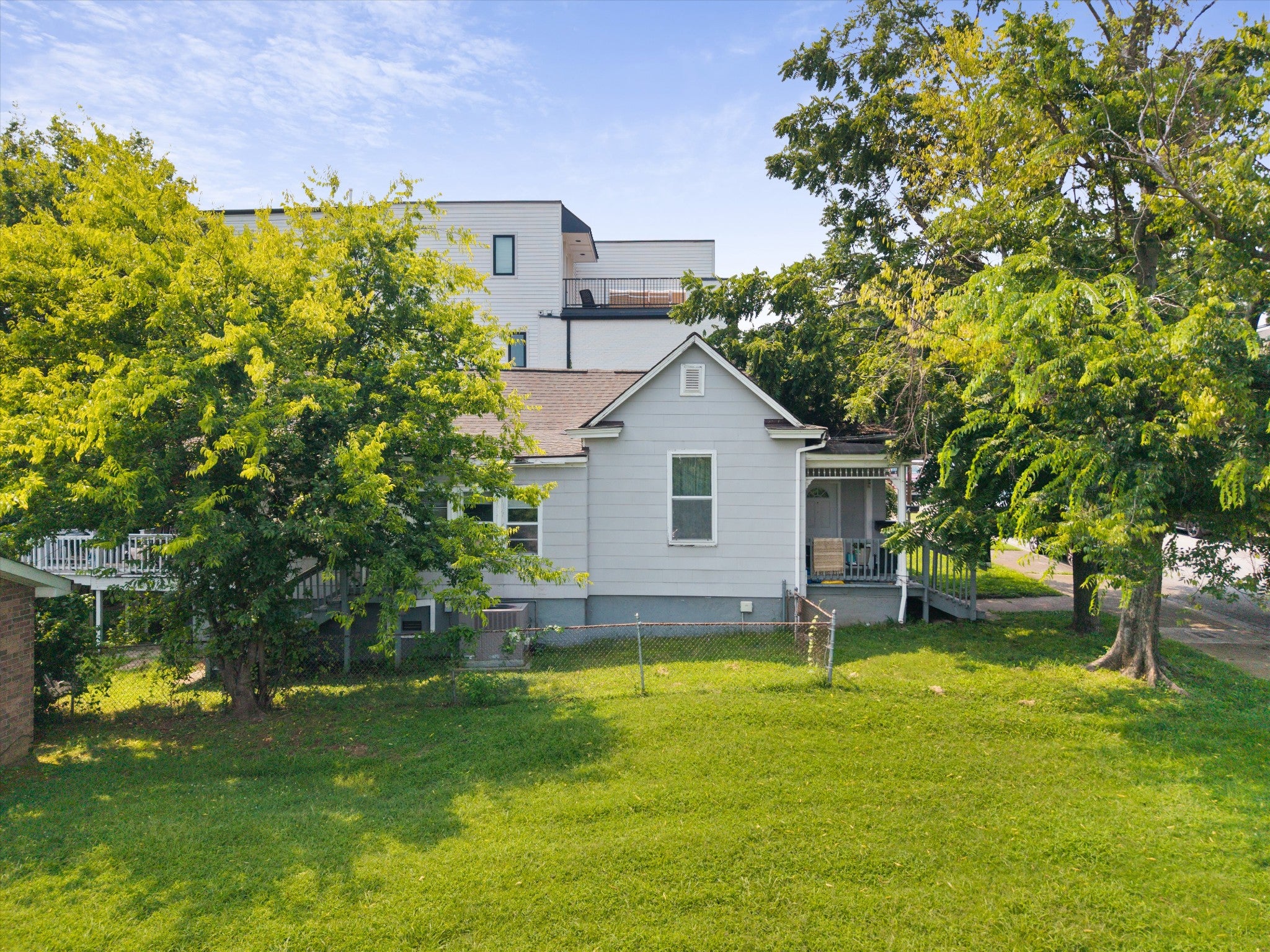 749 Lynwood Ave