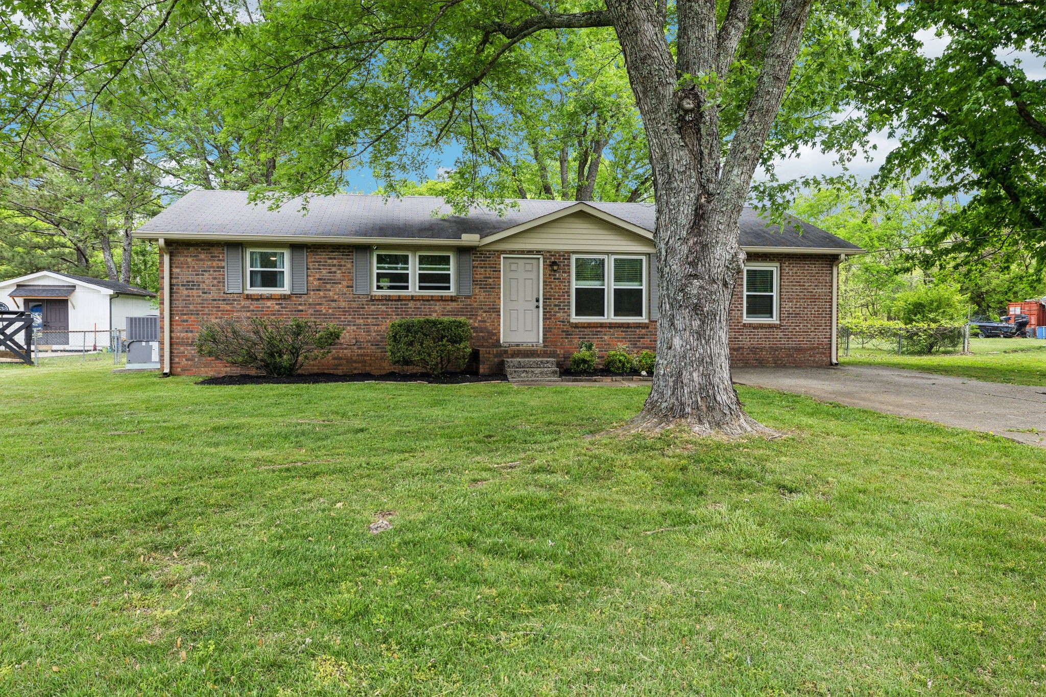 2608 Walnut Ln