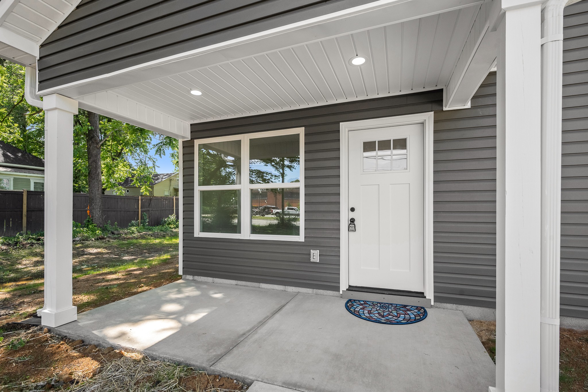 208 Decherd Street W