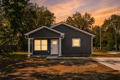 208 Decherd Street W Tullahoma TN 37388