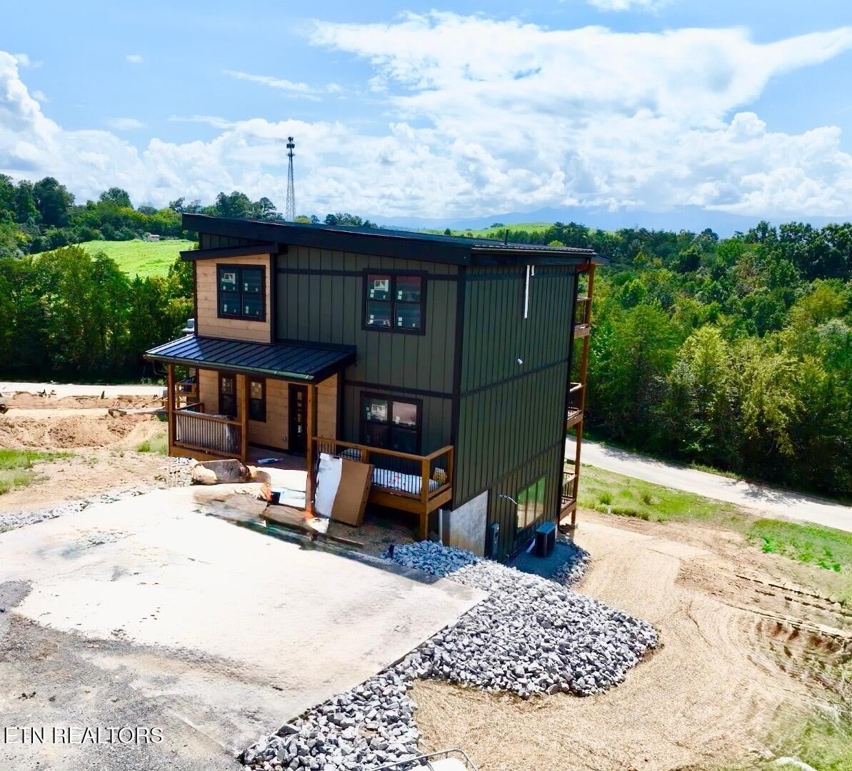 1587 Rainbow Ridge Way