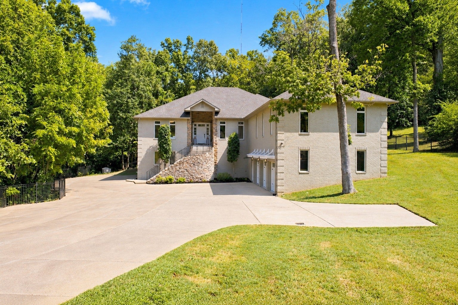 714 Hillwood Blvd