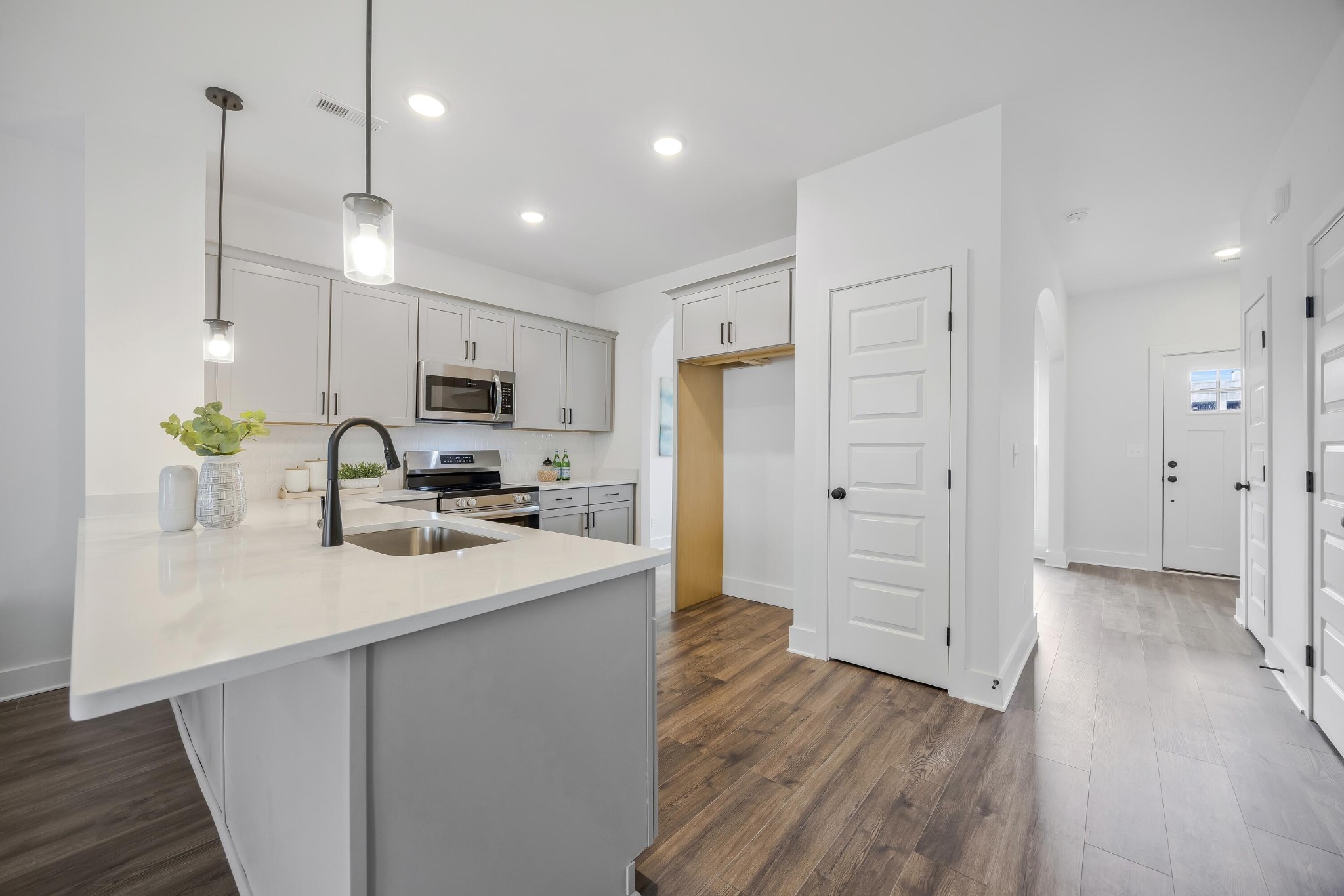 1598 S Watkins Street