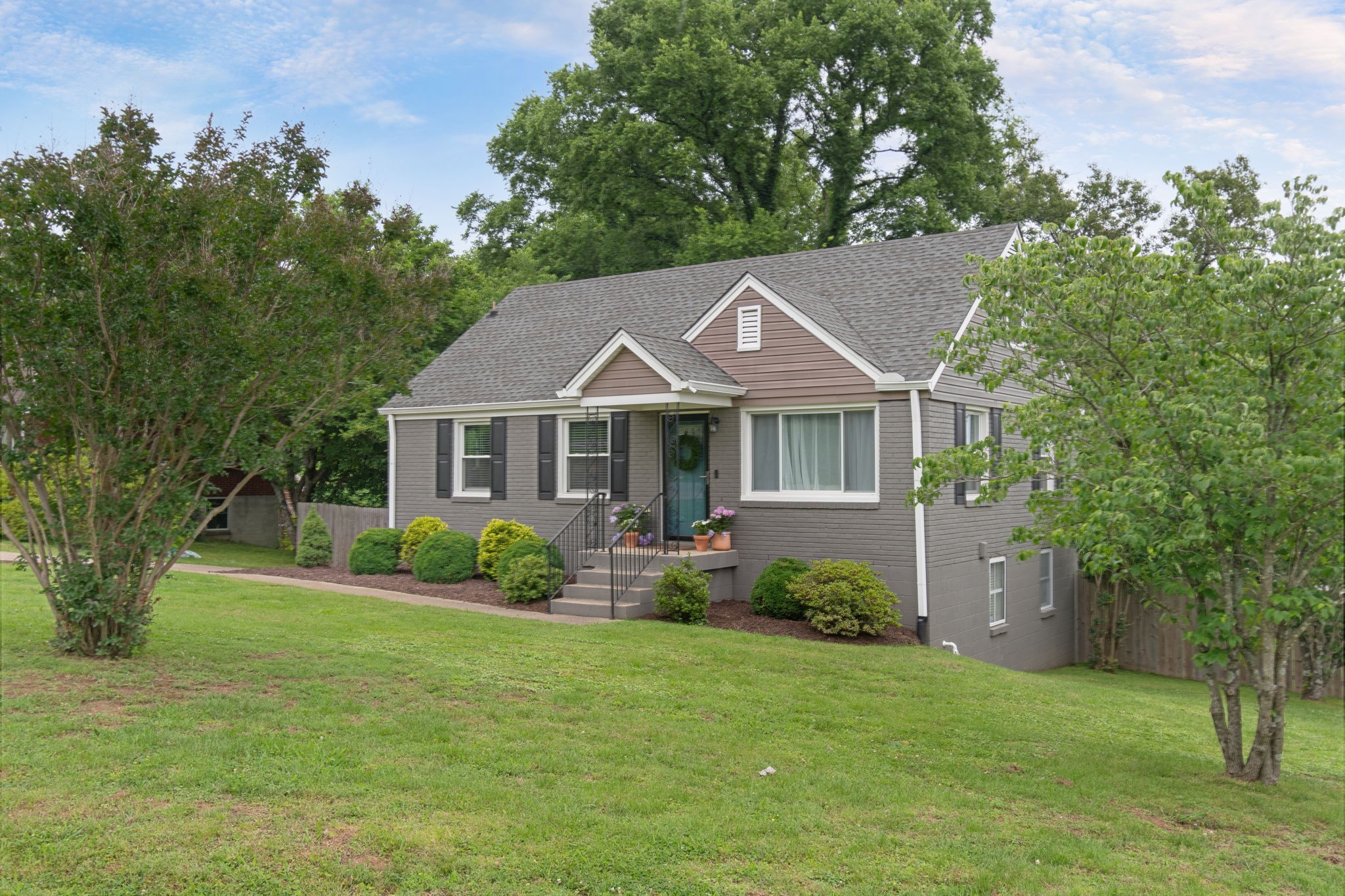 923 Shauna Dr