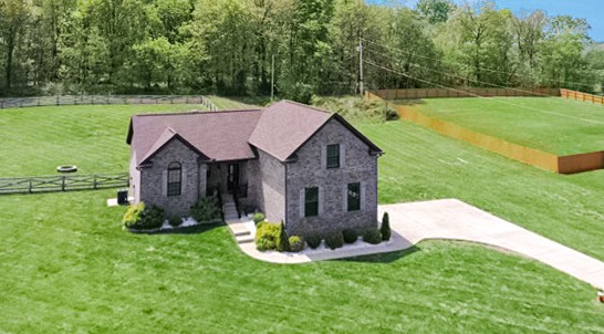 1044 Luton Way