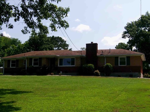 3905 Oxbow Dr