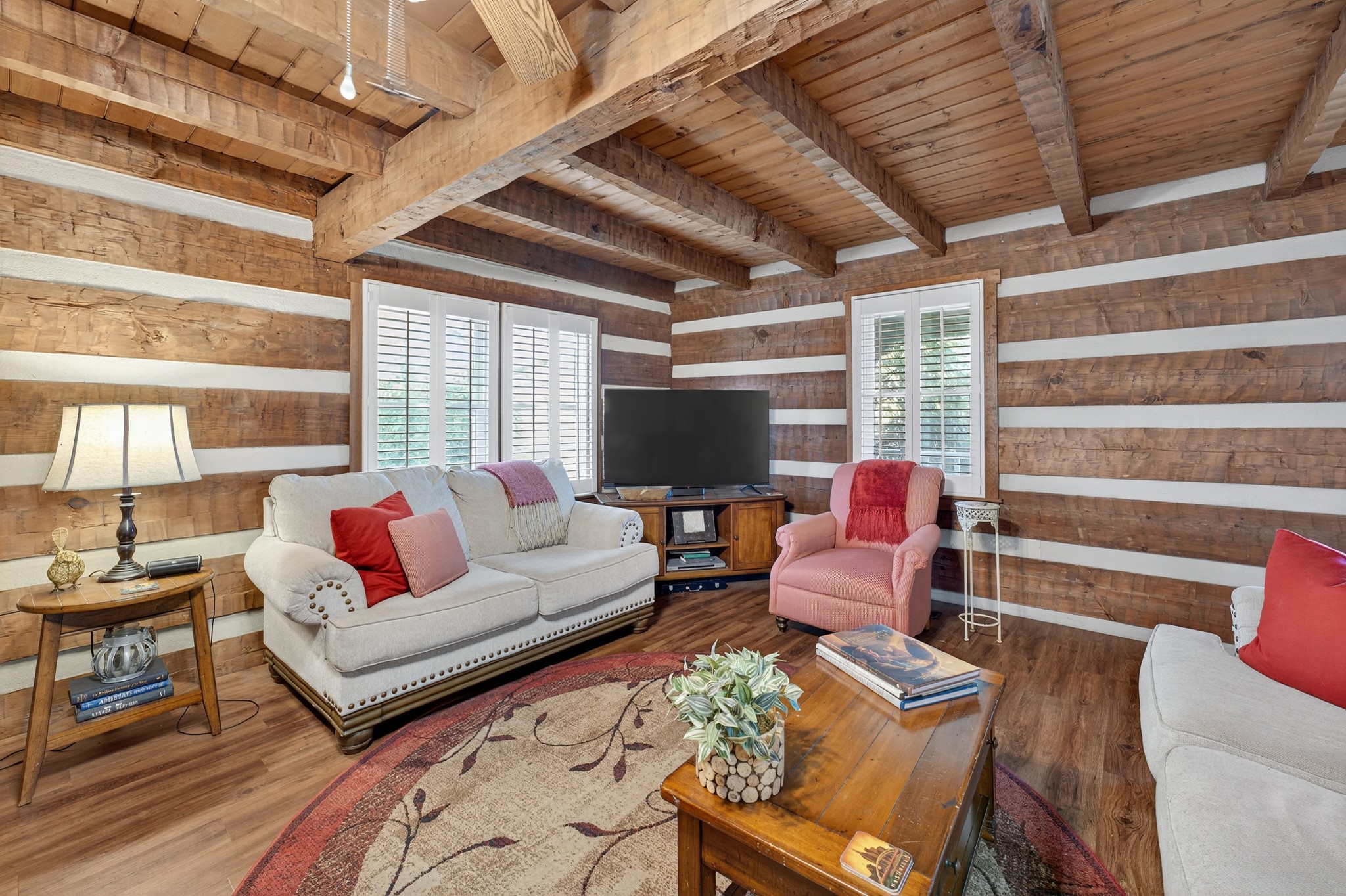 2924 Western Hills Dr