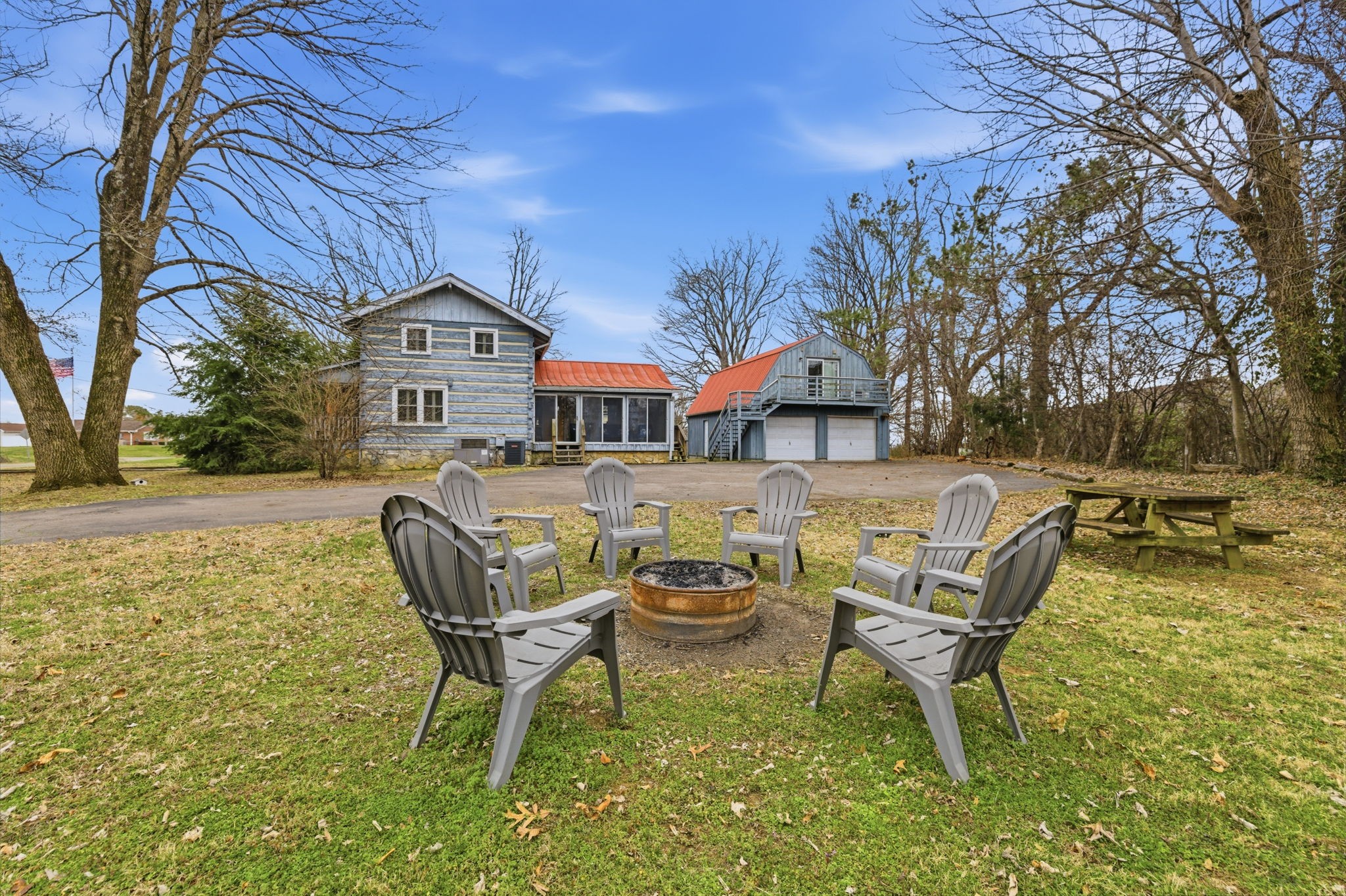 2924 Western Hills Dr