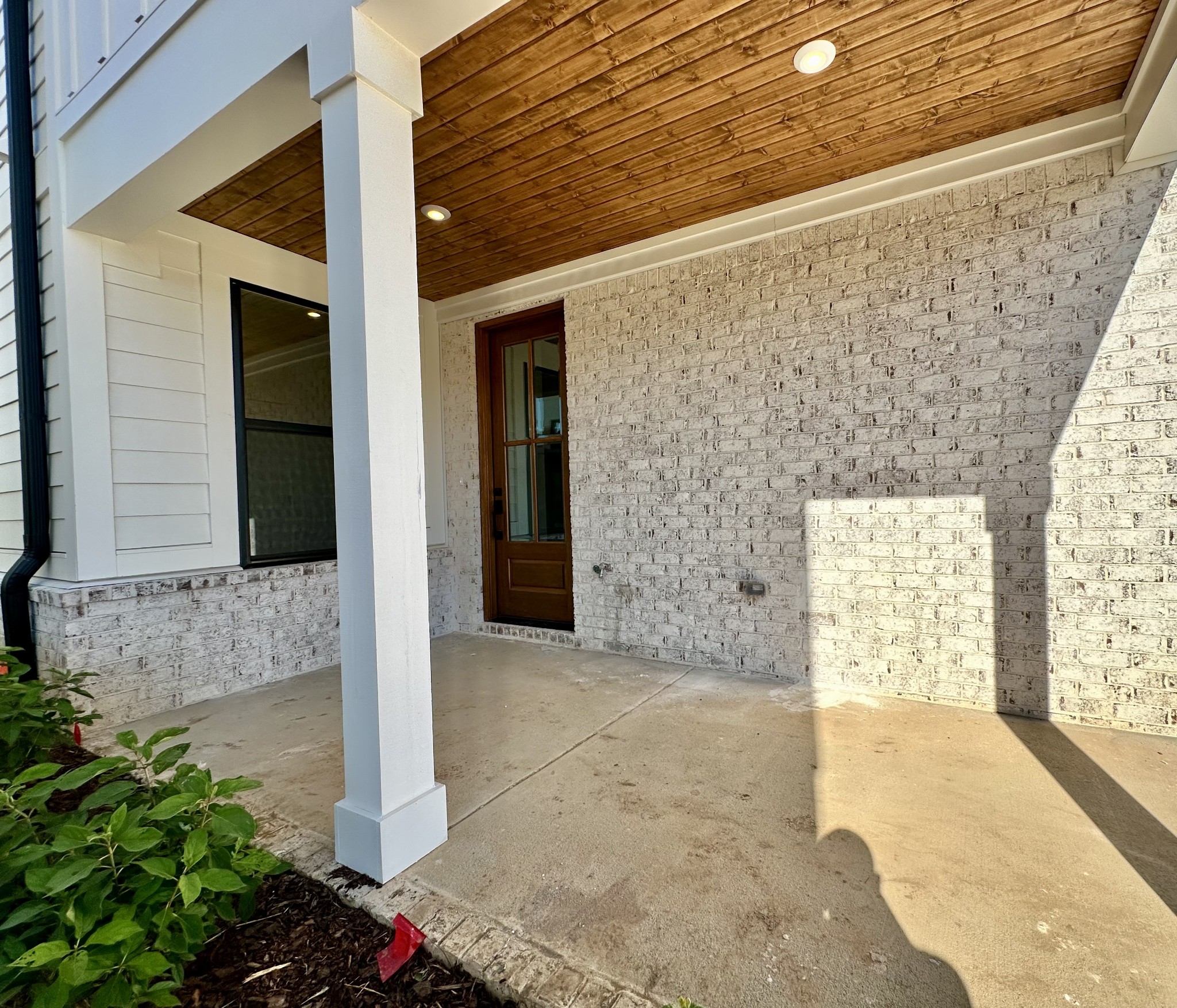 2060 Conductor Ln