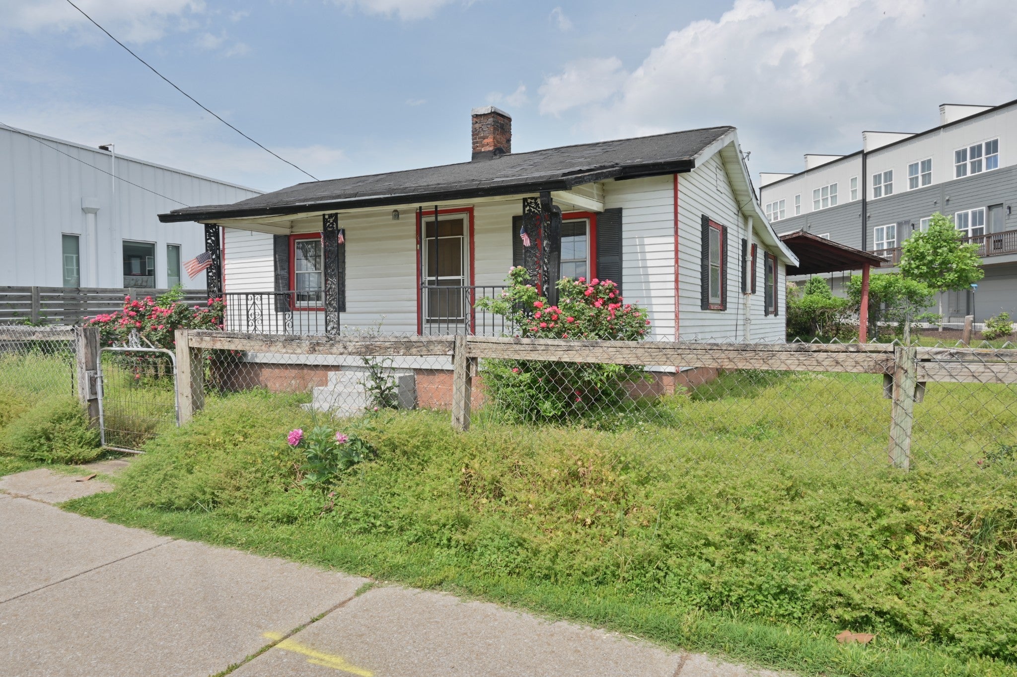multi-family property sold in Nashville, TN 37209, 5900 California Ave 5900 California Ave, Nashville TN 37209 multi-family property, photo 1 of 1