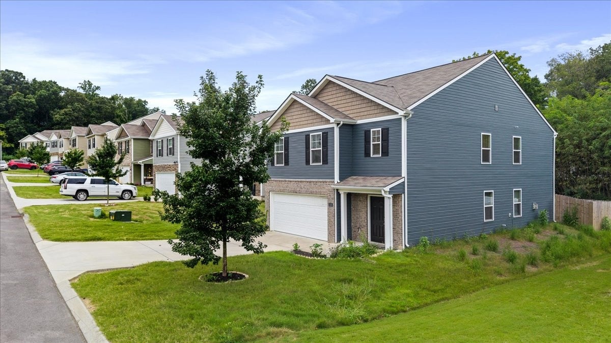3339 Serenity Dr NE