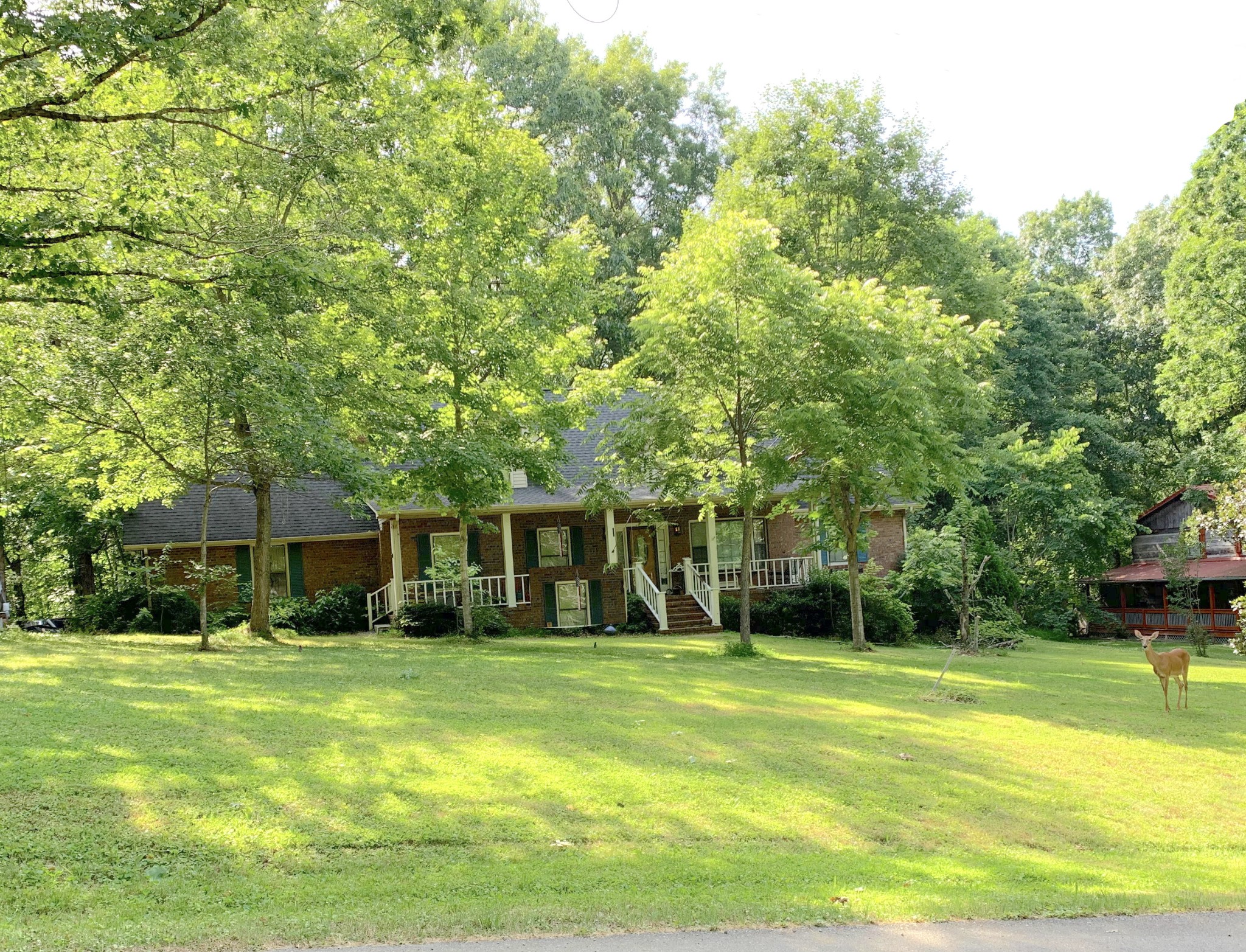 2544 Barwood Dr