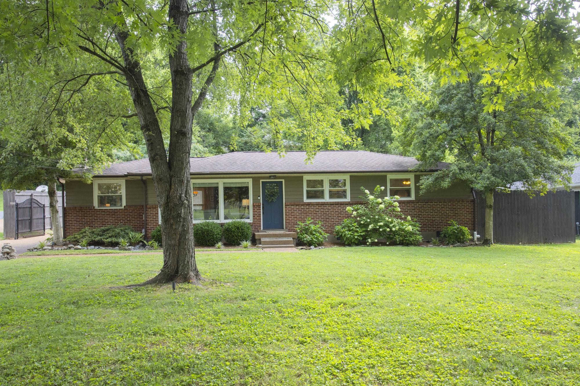 4932 Briarwood Dr