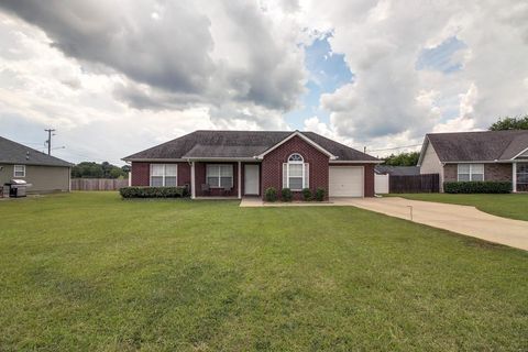 305 Kimberly Ann Ct La Vergne TN 37086