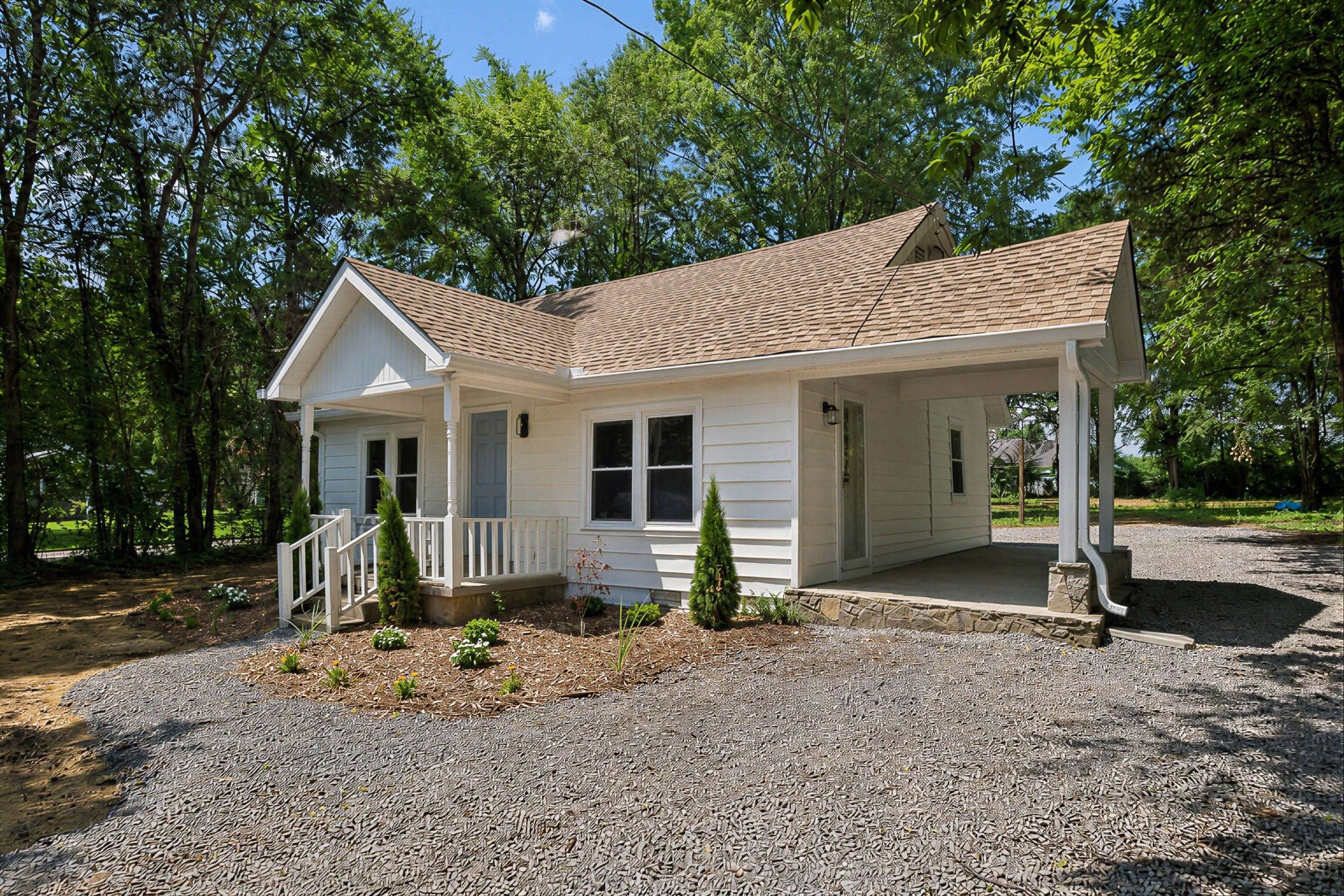 3701 Travis Ct