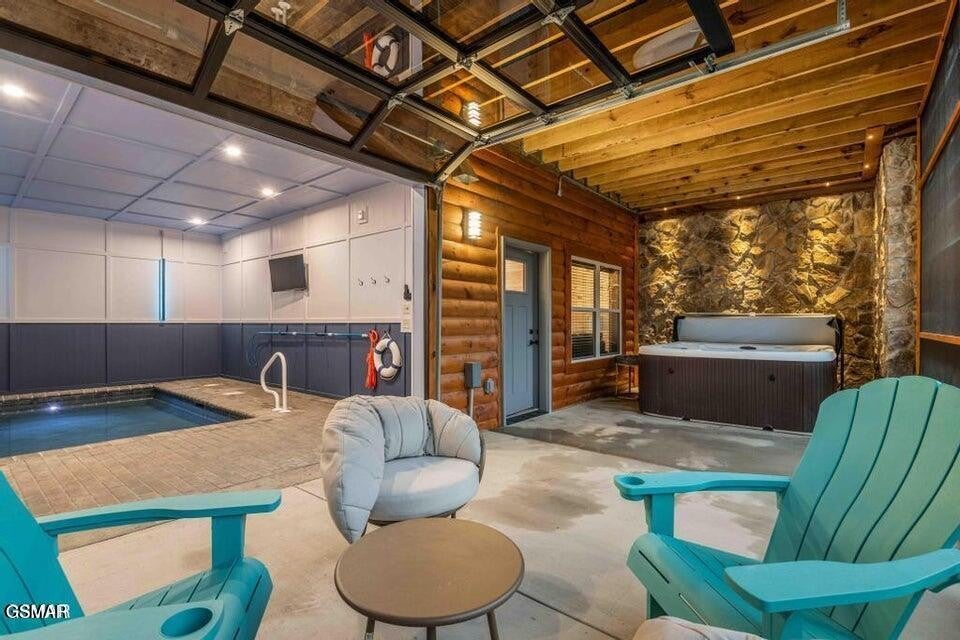 727 Nighthawk Way