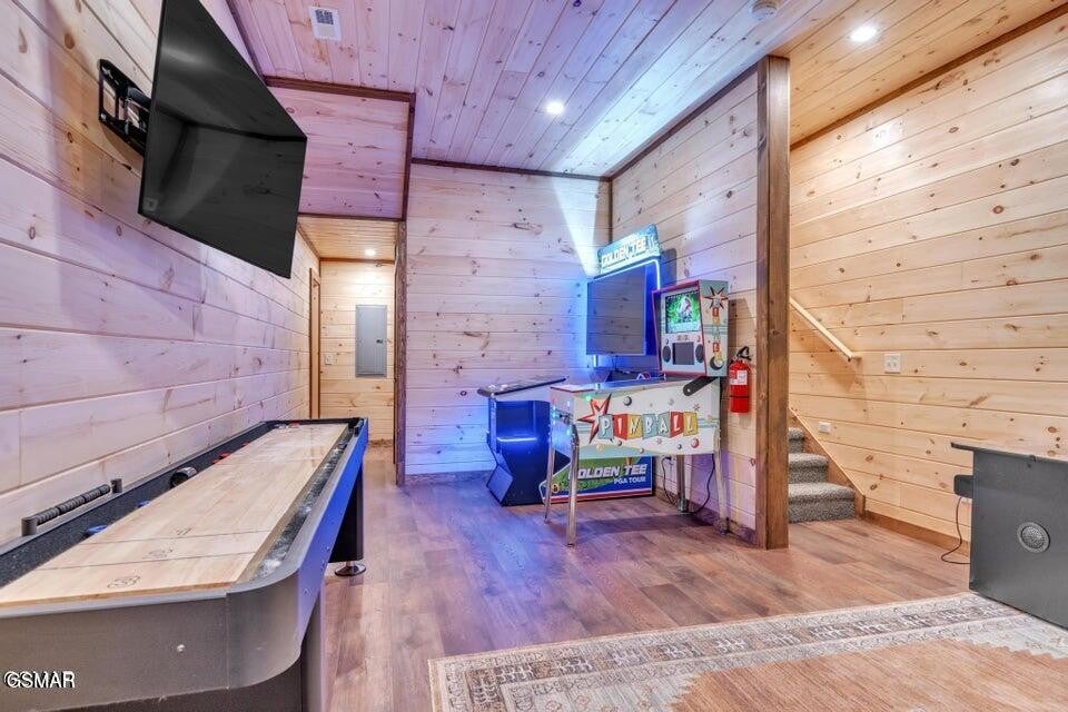 727 Nighthawk Way