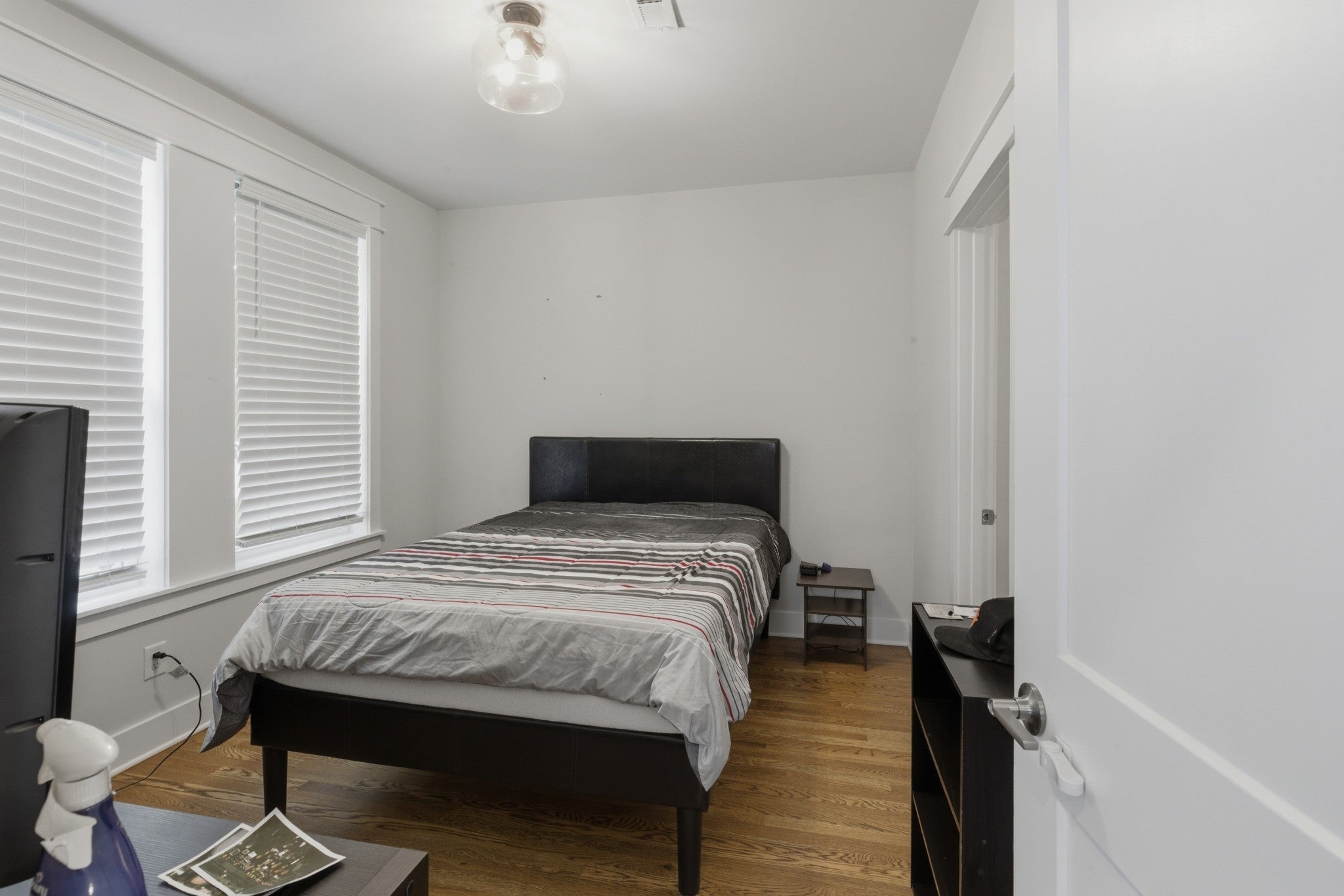 530 Edwin St 16