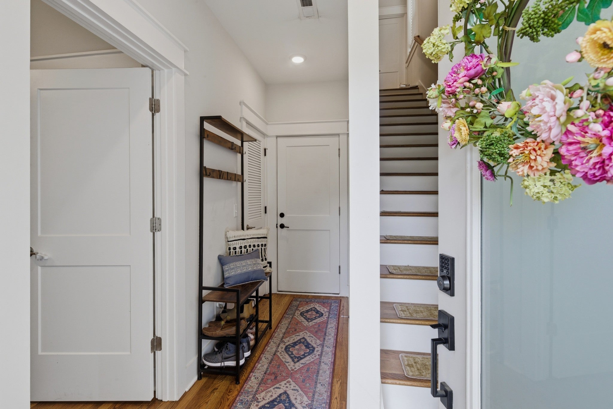 530 Edwin St 16