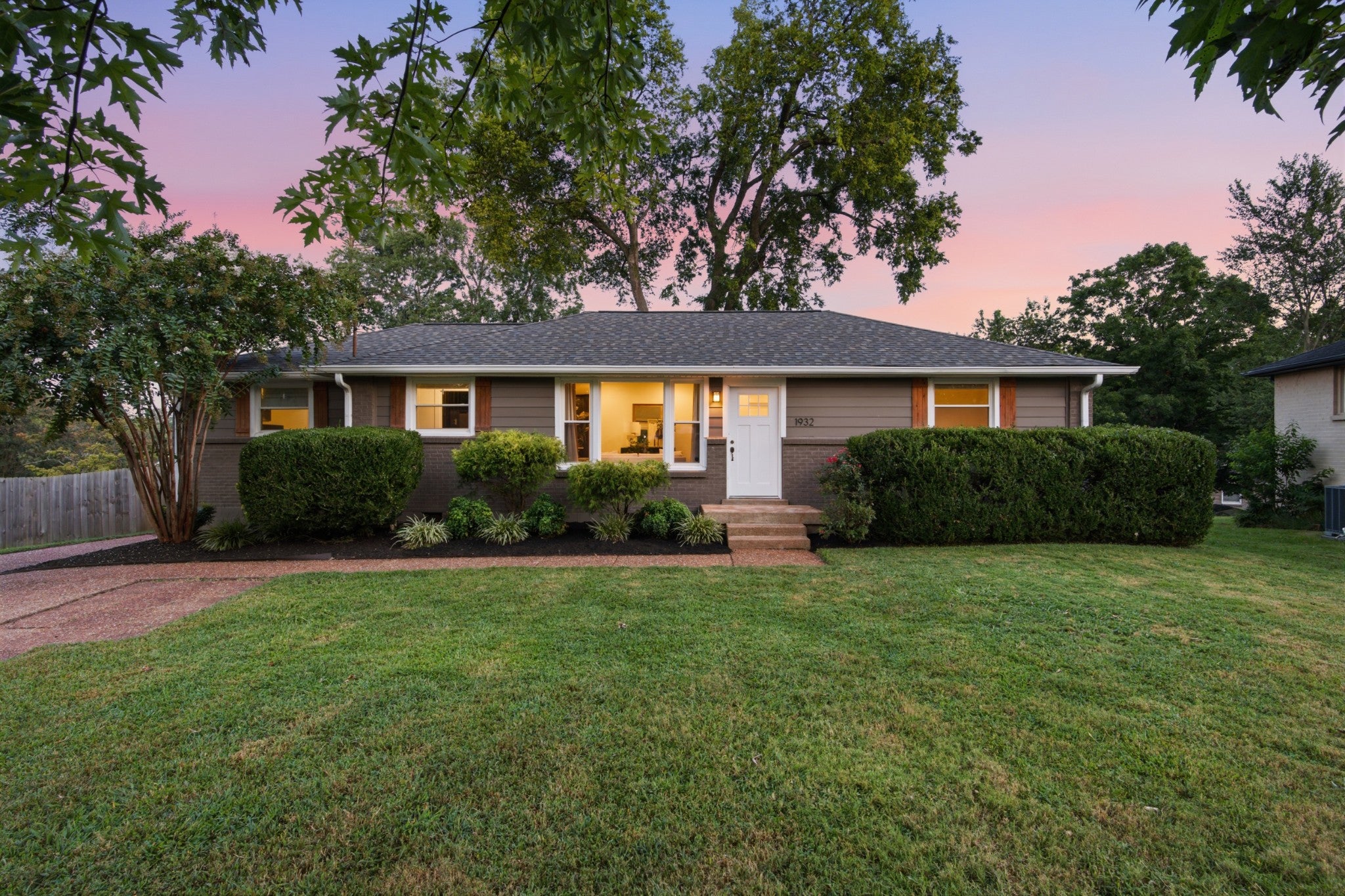 3-bed home at 1932 Valley Park Dr, Nashville, sold September 9, 2026