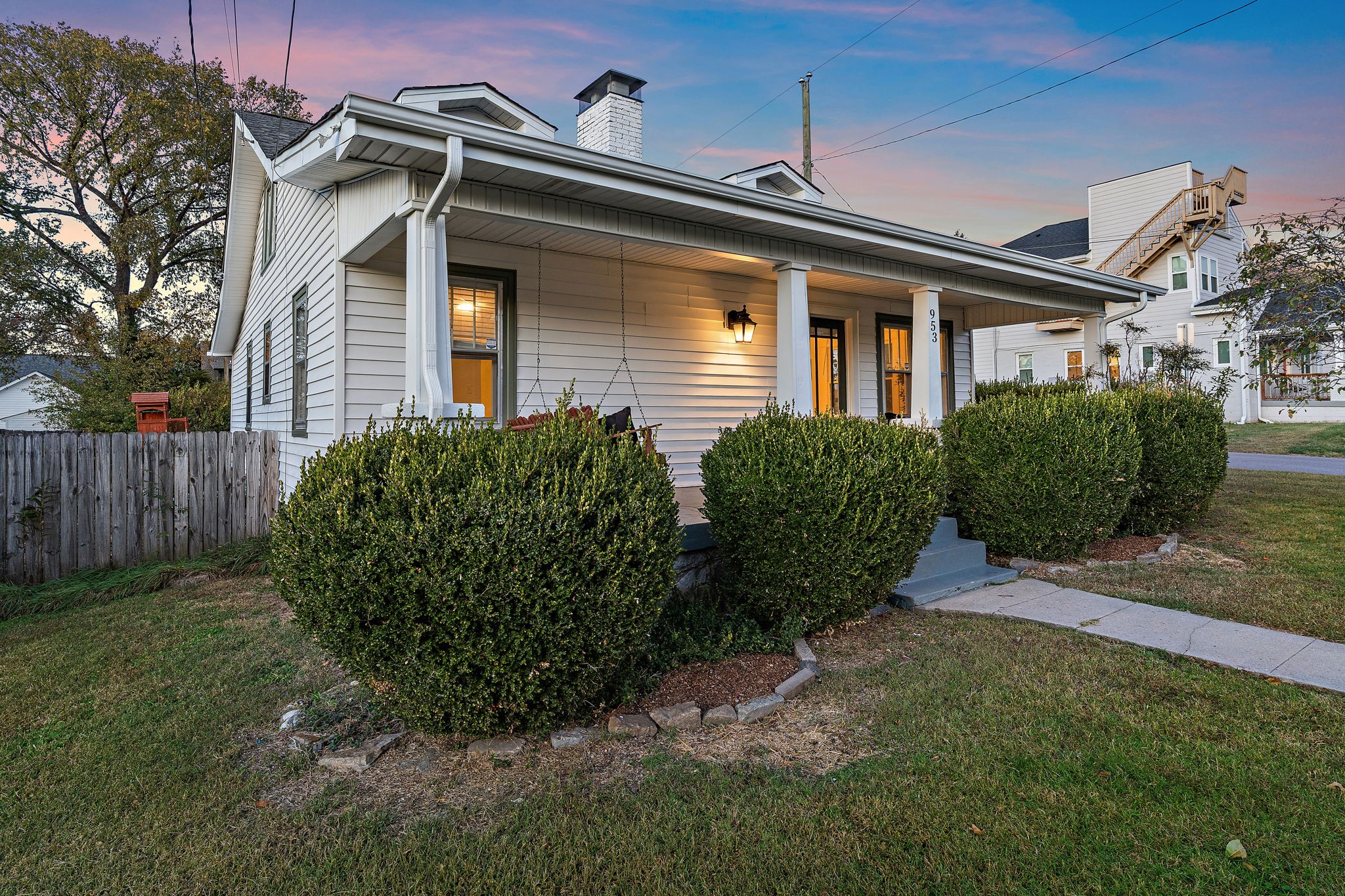 953 Sharpe Ave