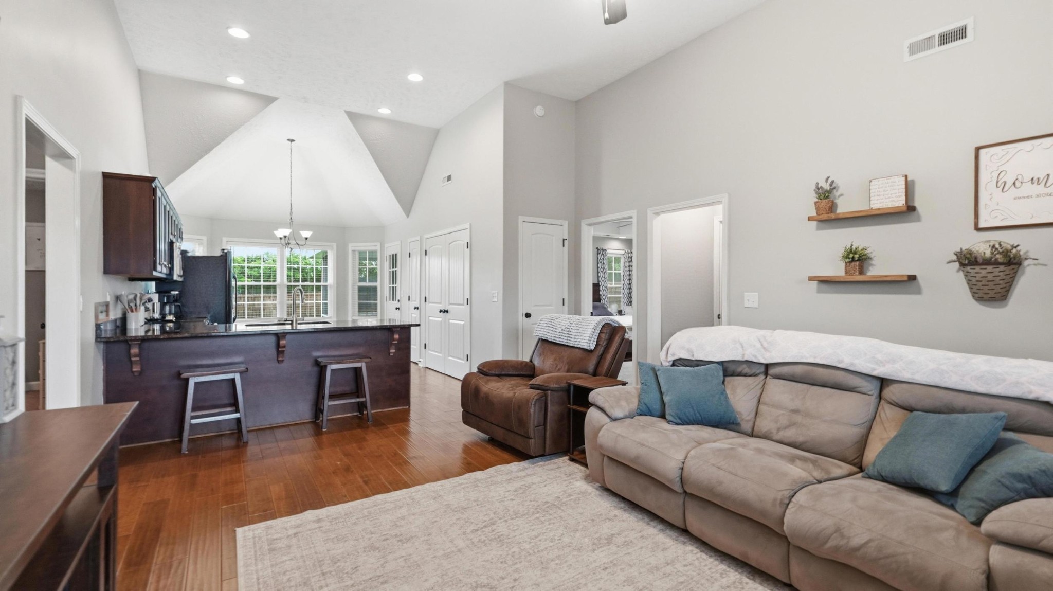 1033 Stratus Dr