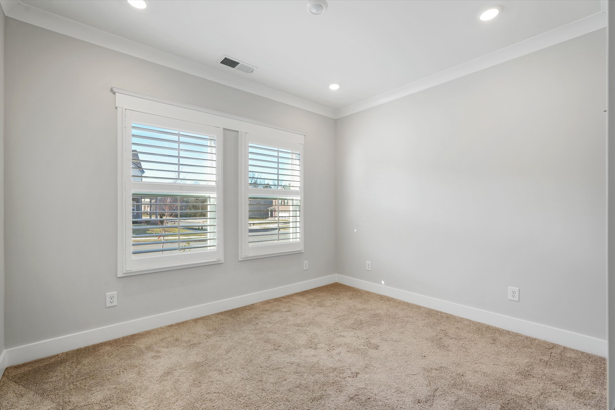 492 Triple Crown Cir