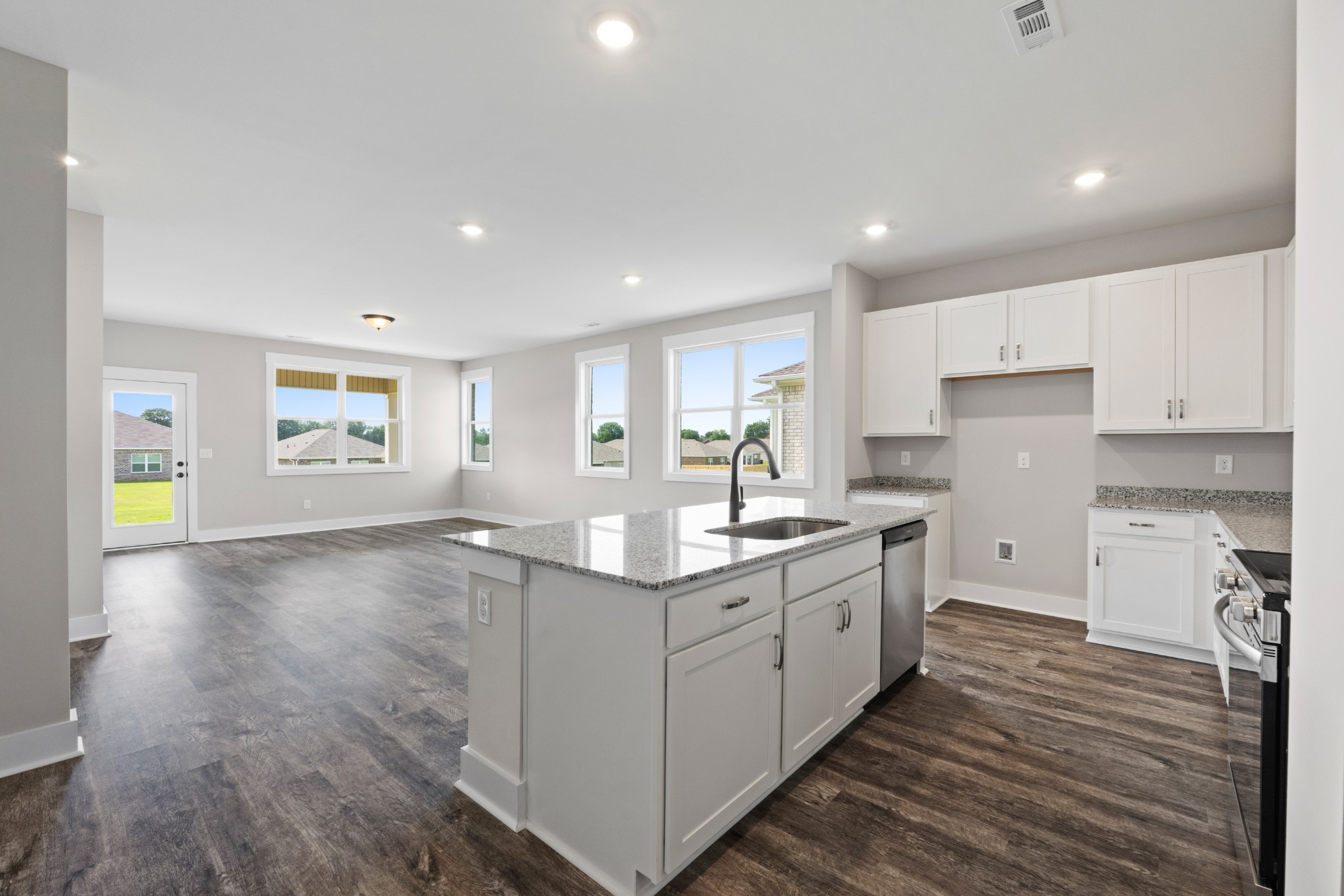 15 Aurora Cir