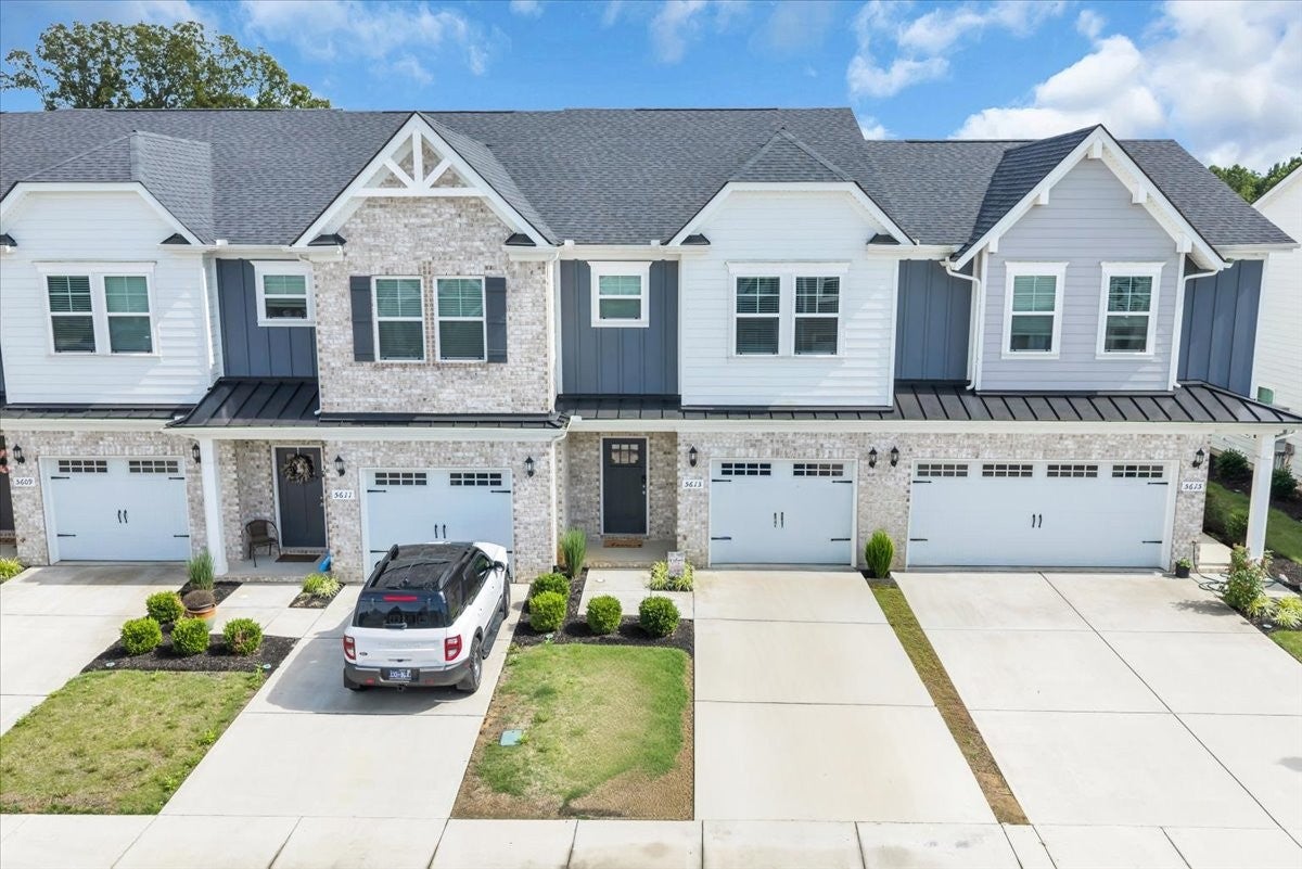 5613 Dockside Dr