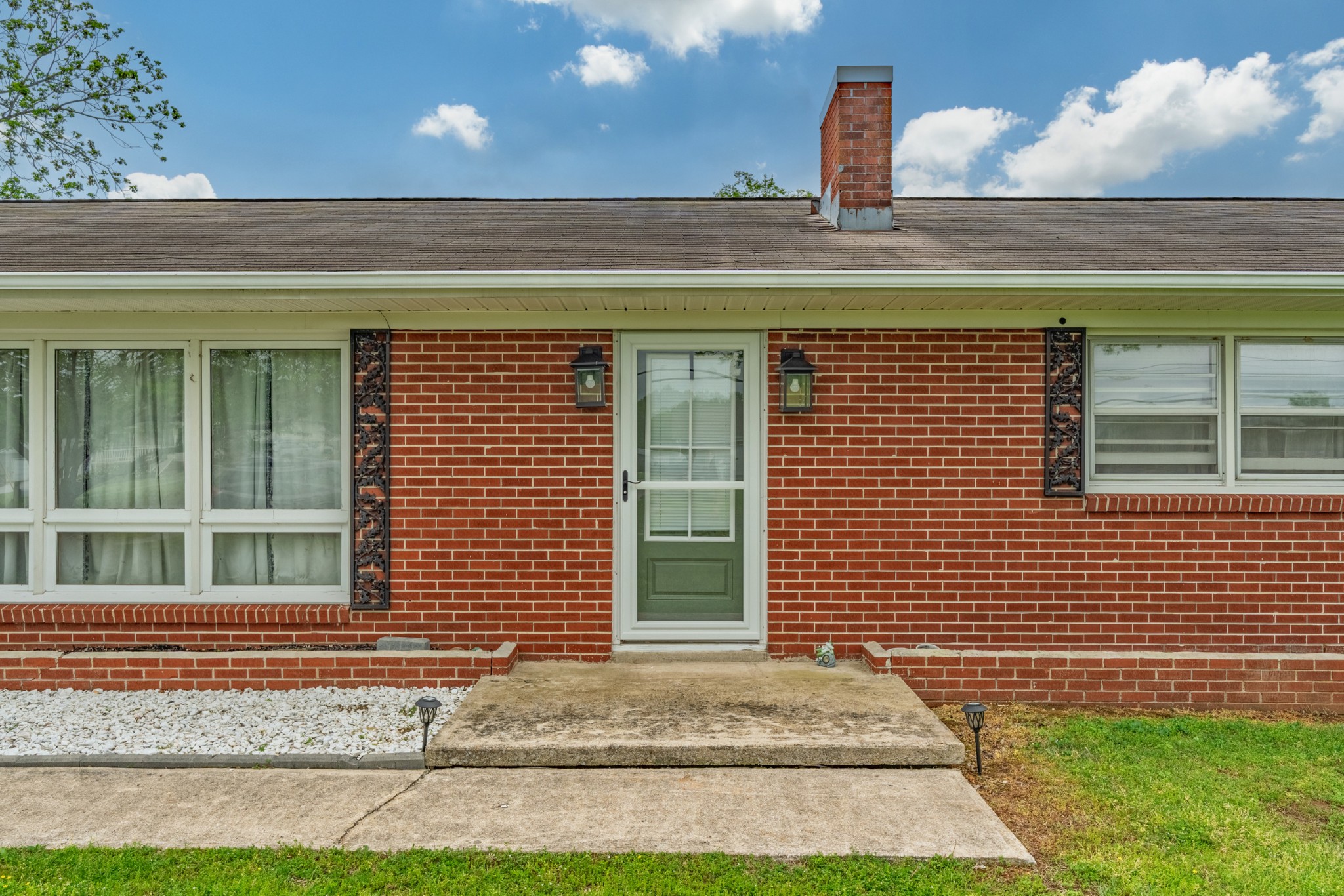 64 Camargo Rd