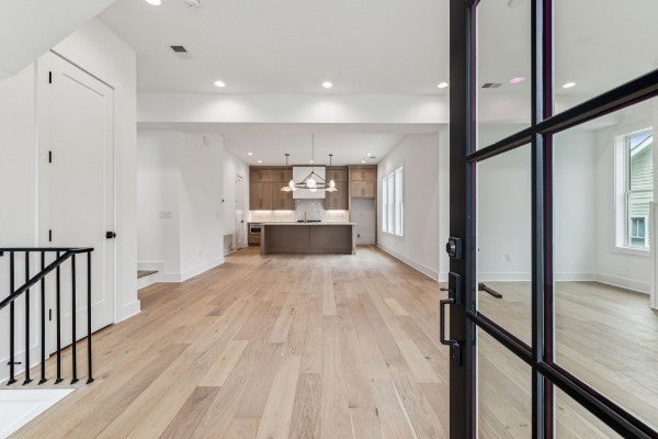 902A Douglas Ave - Photo 3