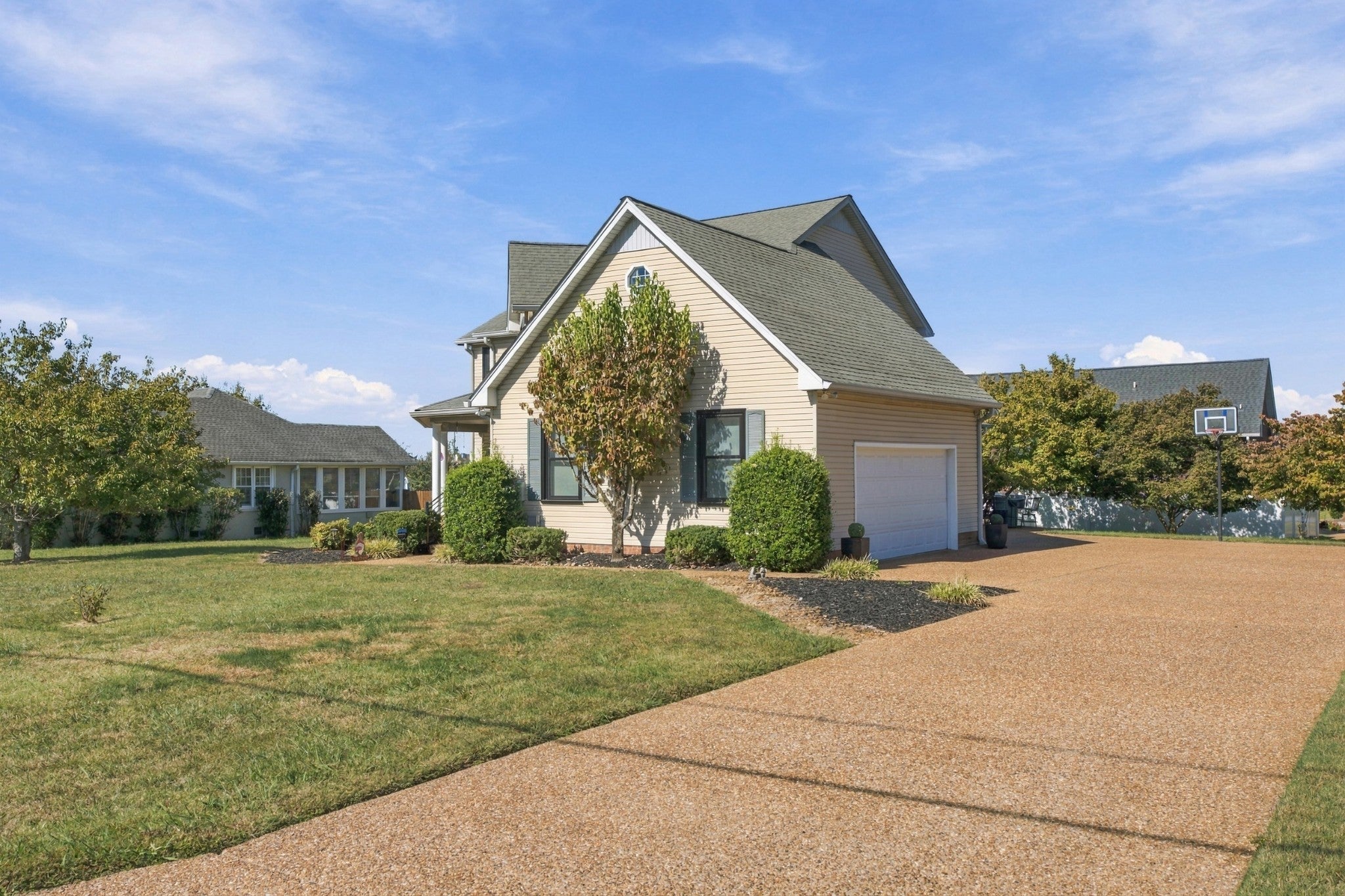1709 Orchard Dr