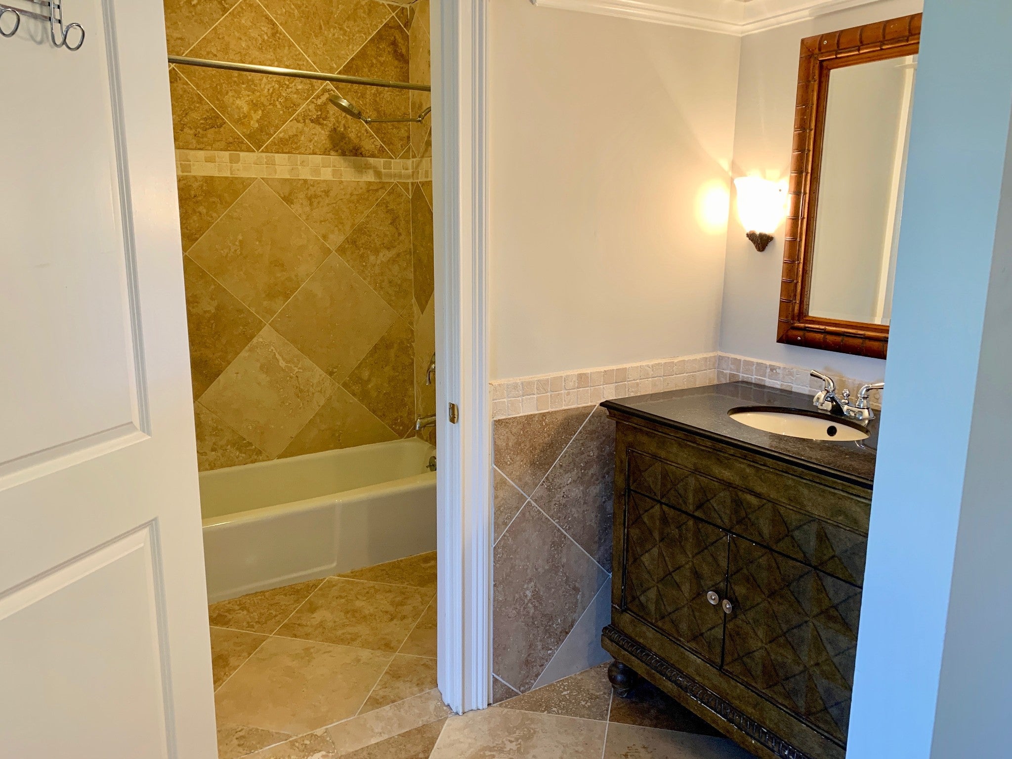 3-bed home for sale in Nashville, TN 37215, 1900 Richard Jones Rd X3 1900 Richard Jones Rd X3, Nashville TN 37215 3-bed home, photo 5 of 10