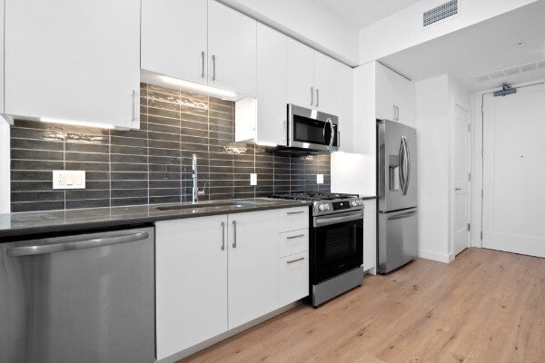 1212 Demonbreun St 812