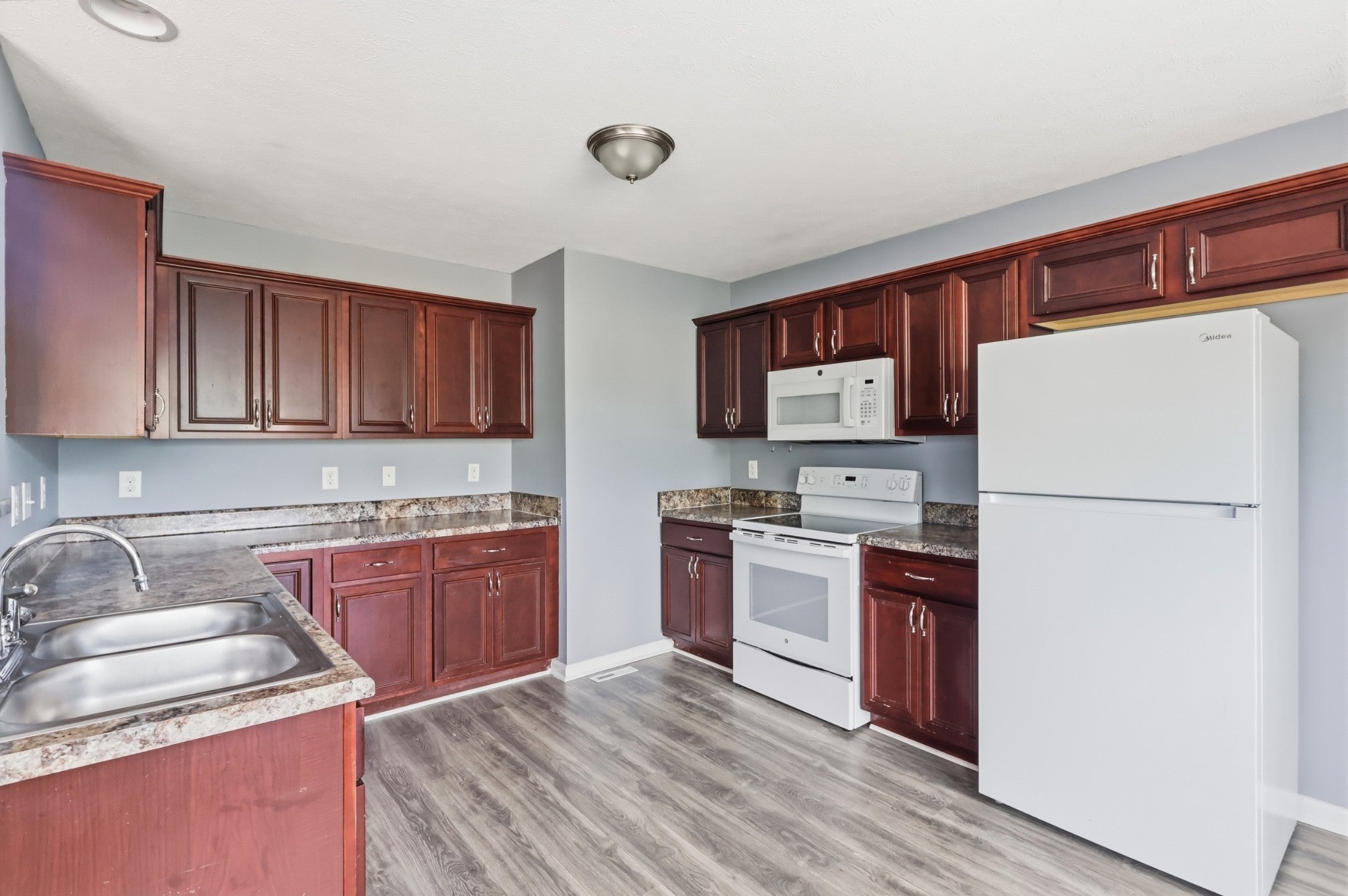 1295 Keech Dr