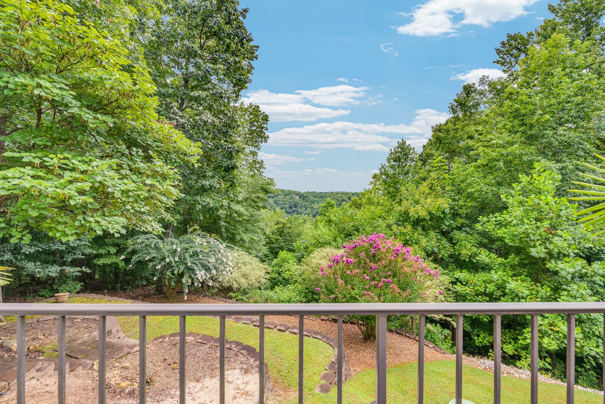 1005 Riverwatch Trce