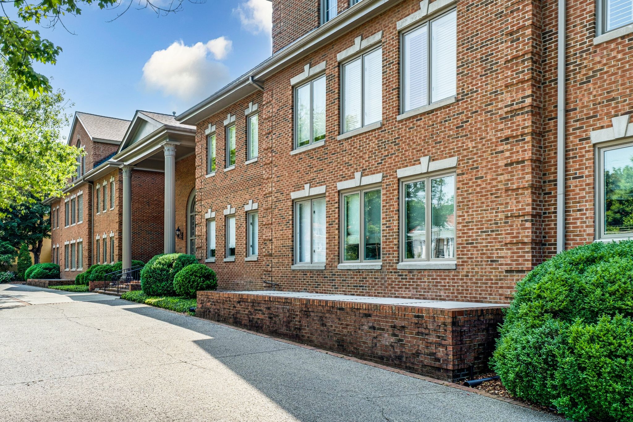 3733 West End Ave 200