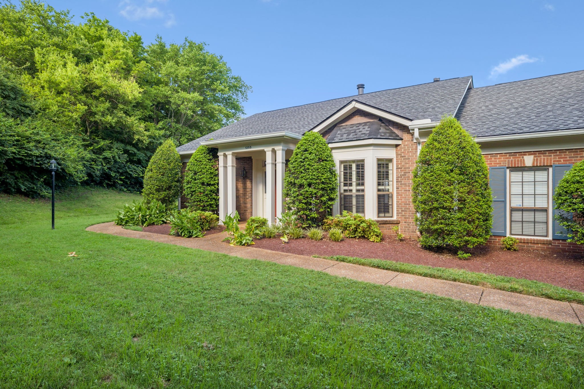 1253 Brentwood Pt