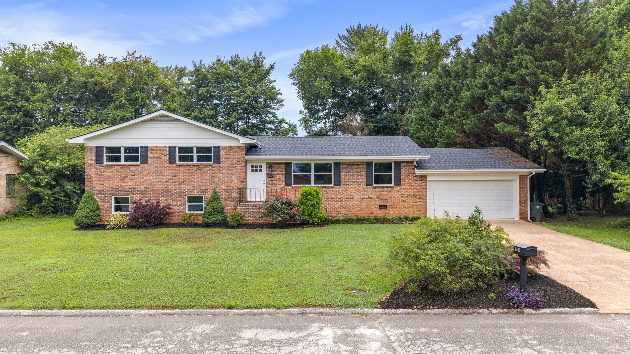 2307 Brookhaven Circle